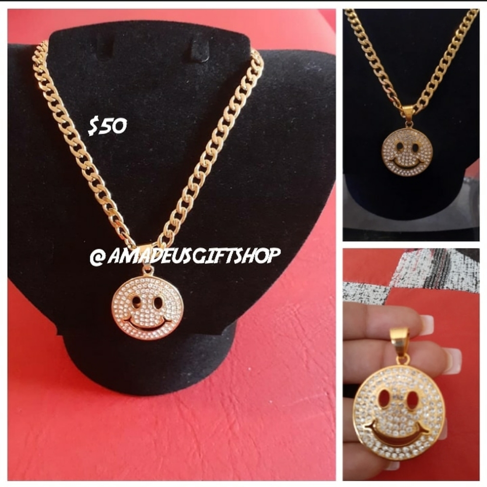 Stainless steel Smile Face with diamonds necklace